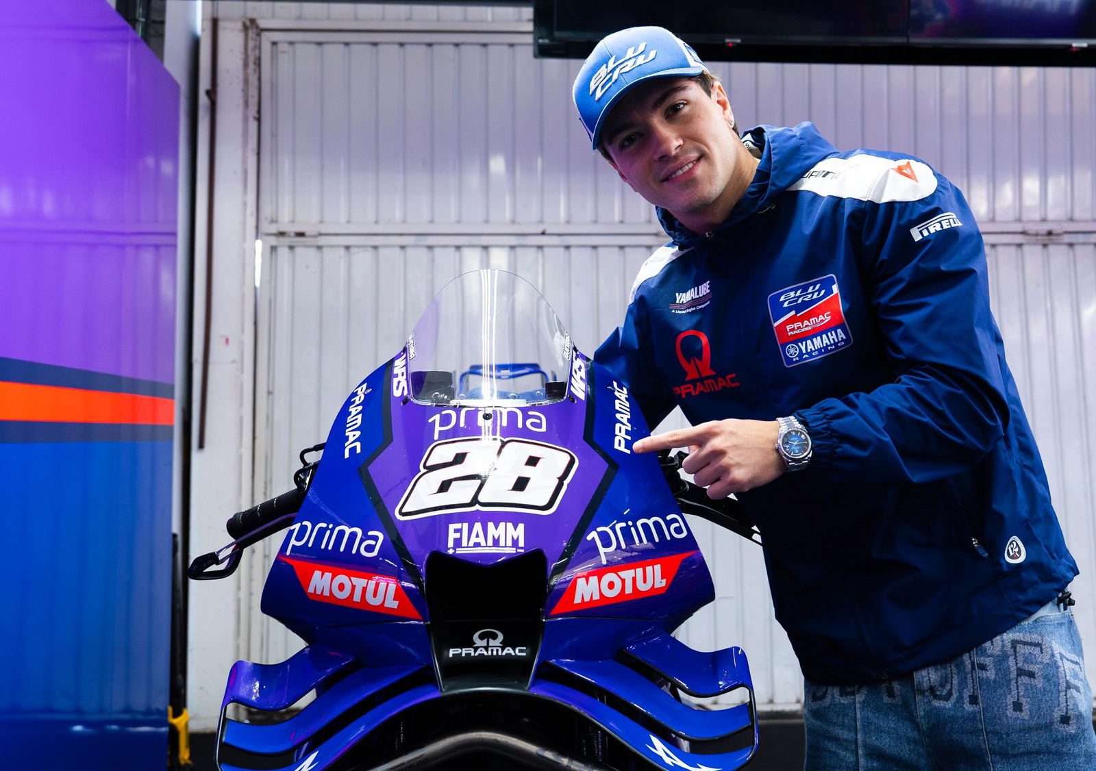 Izan Guevara rides Pramac Yamaha at Valencia