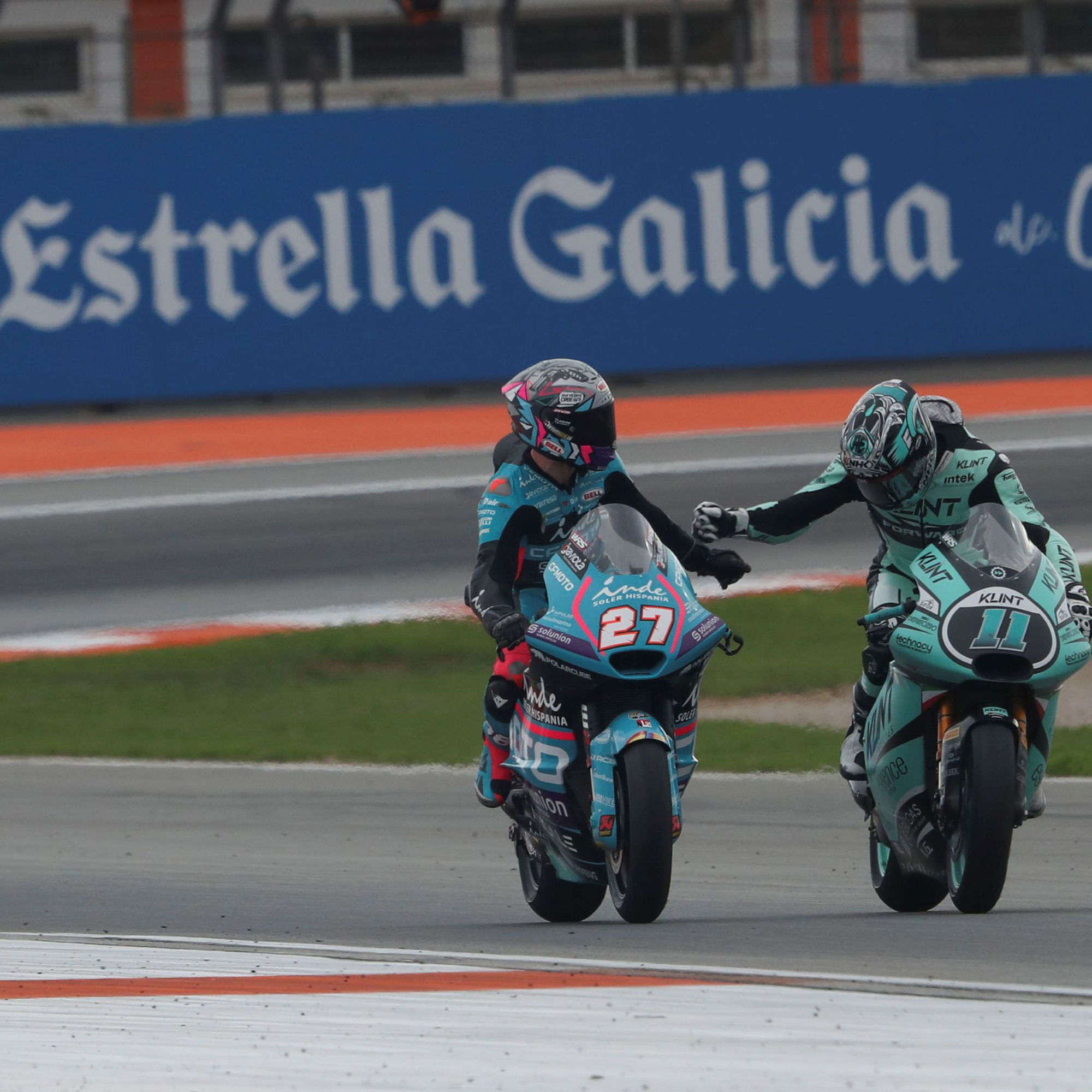 Daniel Holgado, 2025, Moto2, Valencia GP, Pole Position, with Alex Escrig