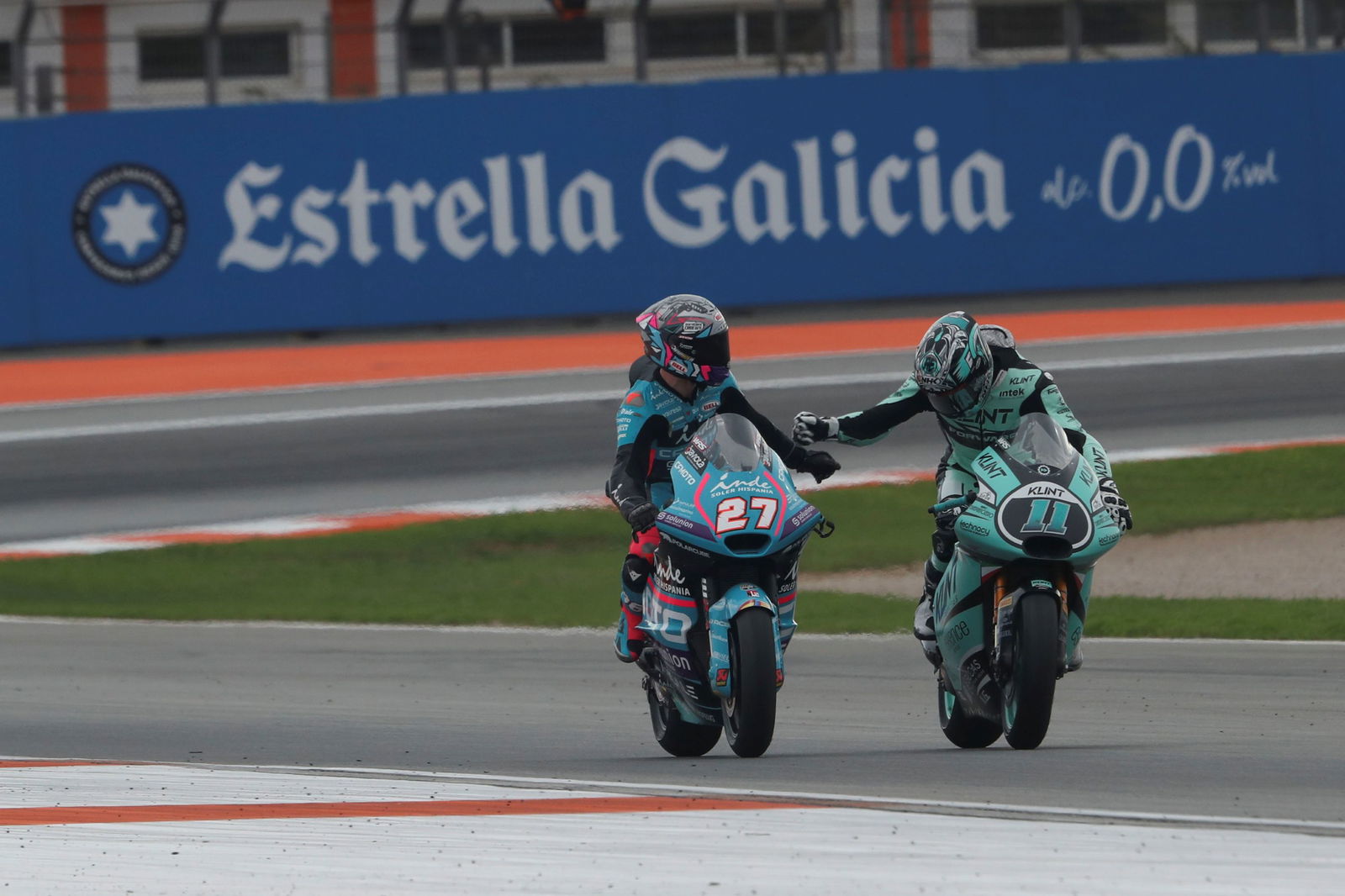 Daniel Holgado, 2025, Moto2, Valencia GP, Pole Position, with Alex Escrig