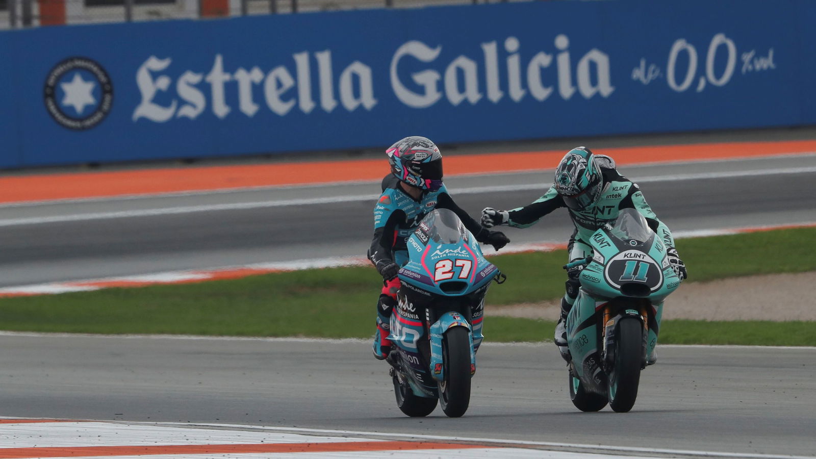 Daniel Holgado, 2025, Moto2, Valencia GP, Pole Position, with Alex Escrig