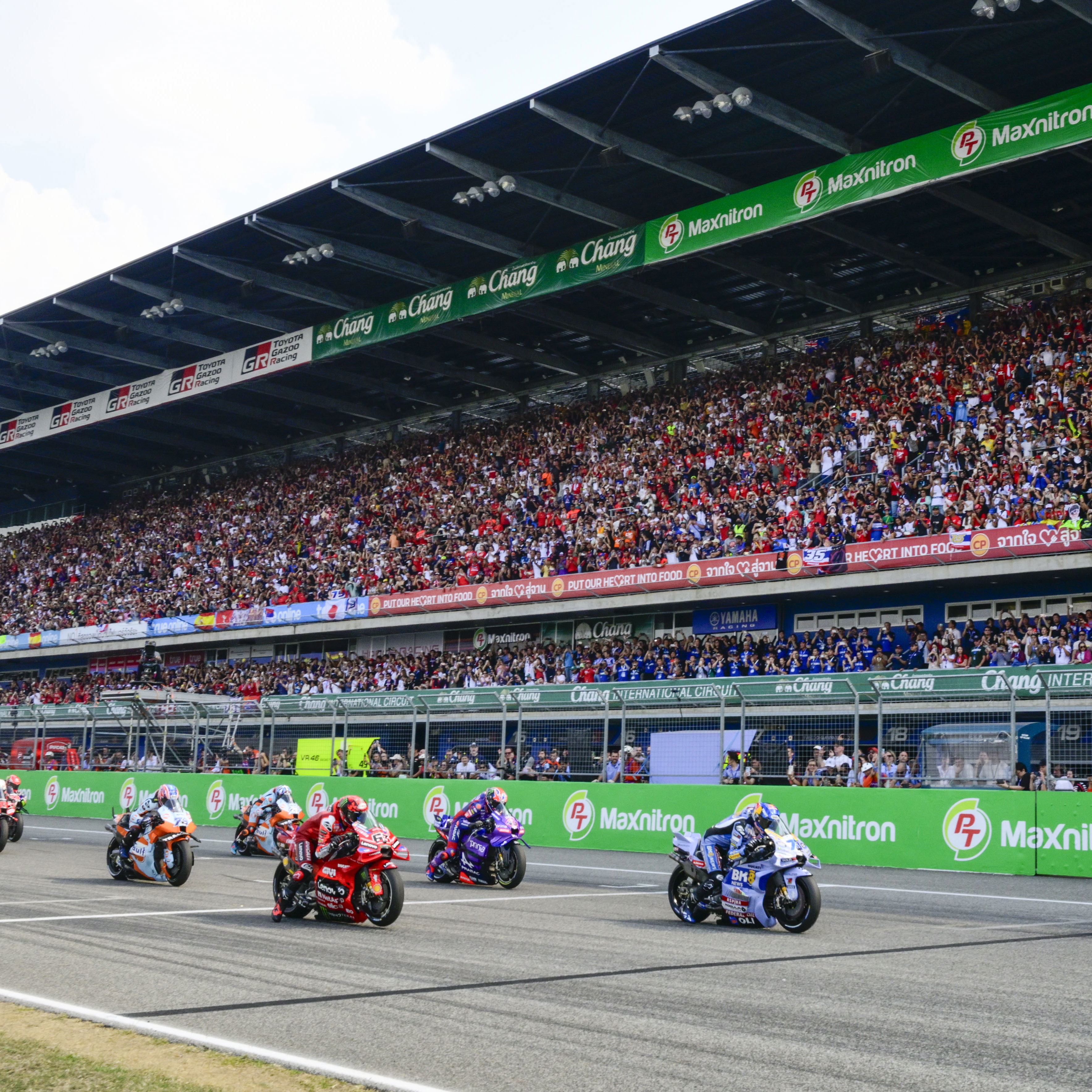 2025 MotoGP Thai Grand Prix, race start. Credit: Gold and Goose.