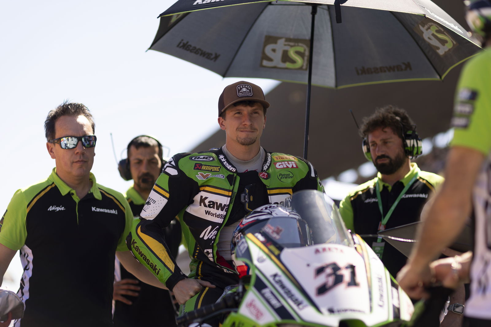 Manuel Puccetti with Garrett Gerloff, 2025 Portuguese WorldSBK, grid. Credit: Gold and Goose.