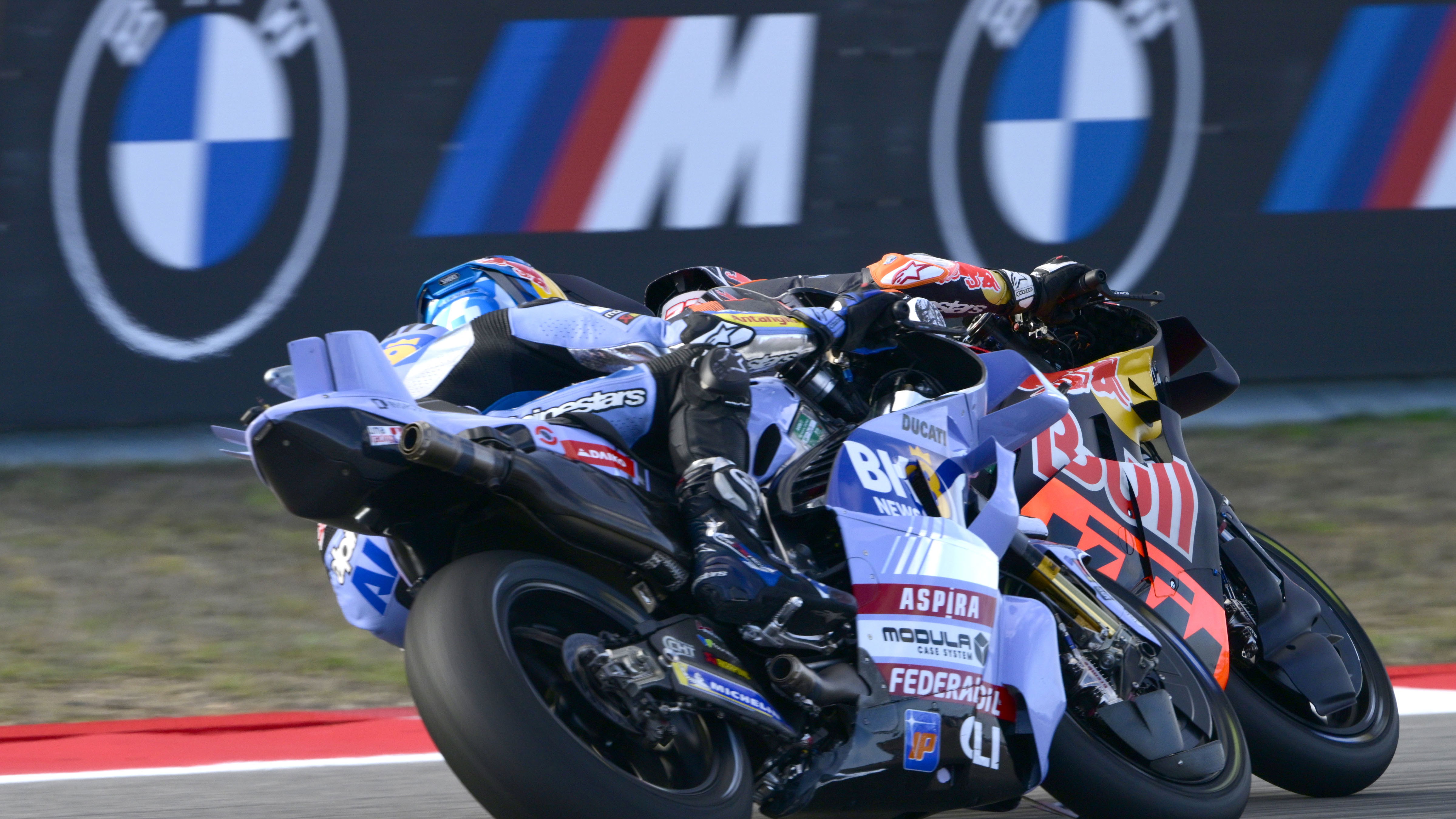 Alex Marquez, Pedro Acosta, 2025 MotoGP Portuguese Grand Prix, Sprint. Credit: Gold and Goose.