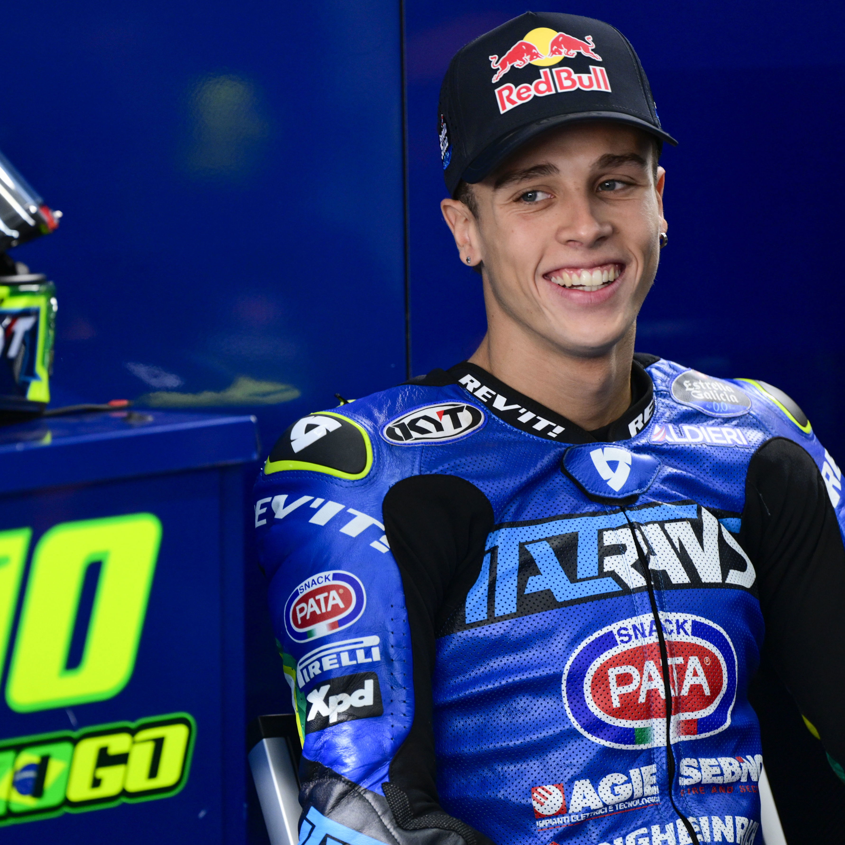 Diogo Moreira, 2025 Moto2 Valencia Grand Prix, pit box. Credit: Gold and Goose.