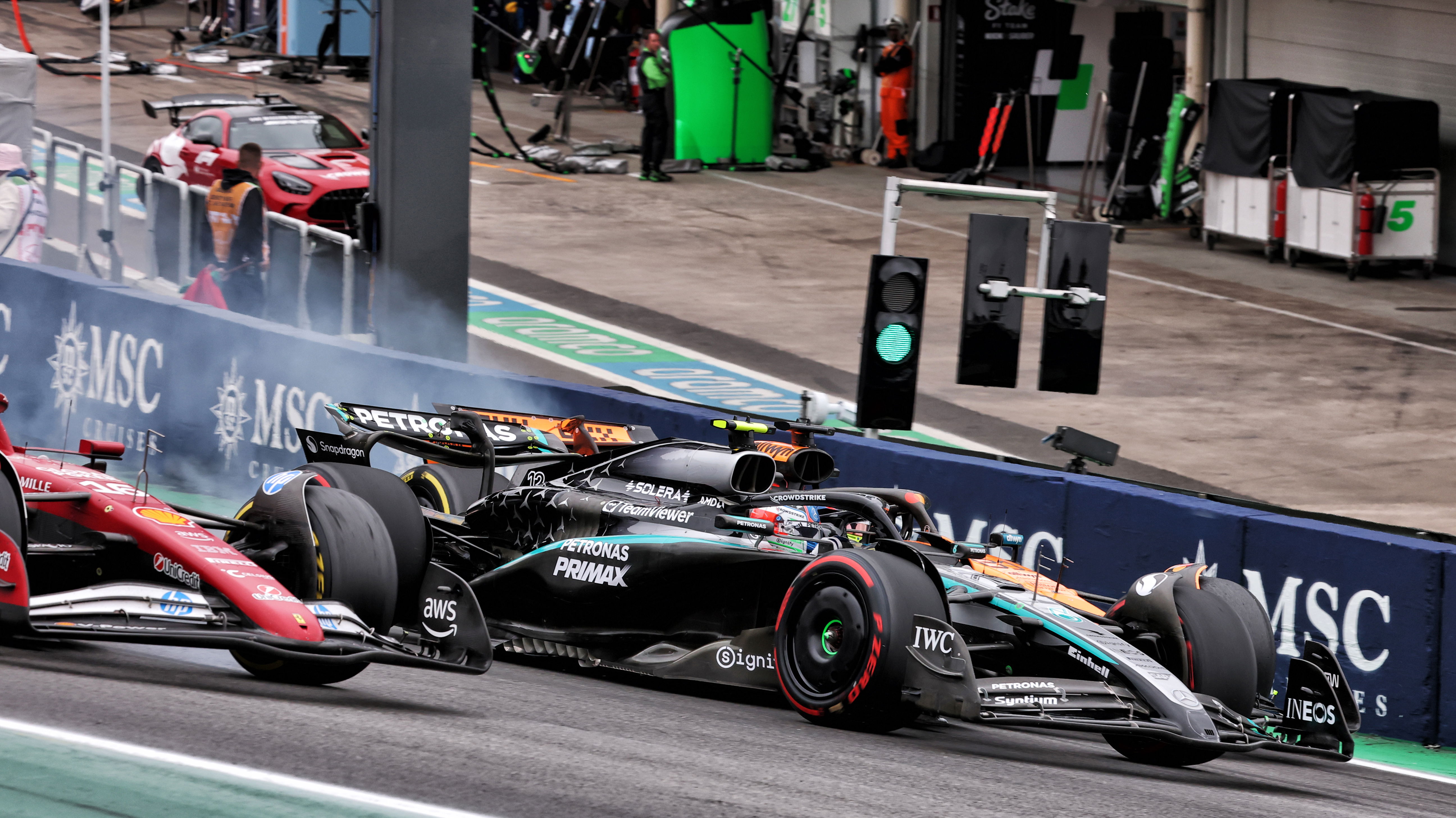 Oscar Piastri Turn 1 lunge 