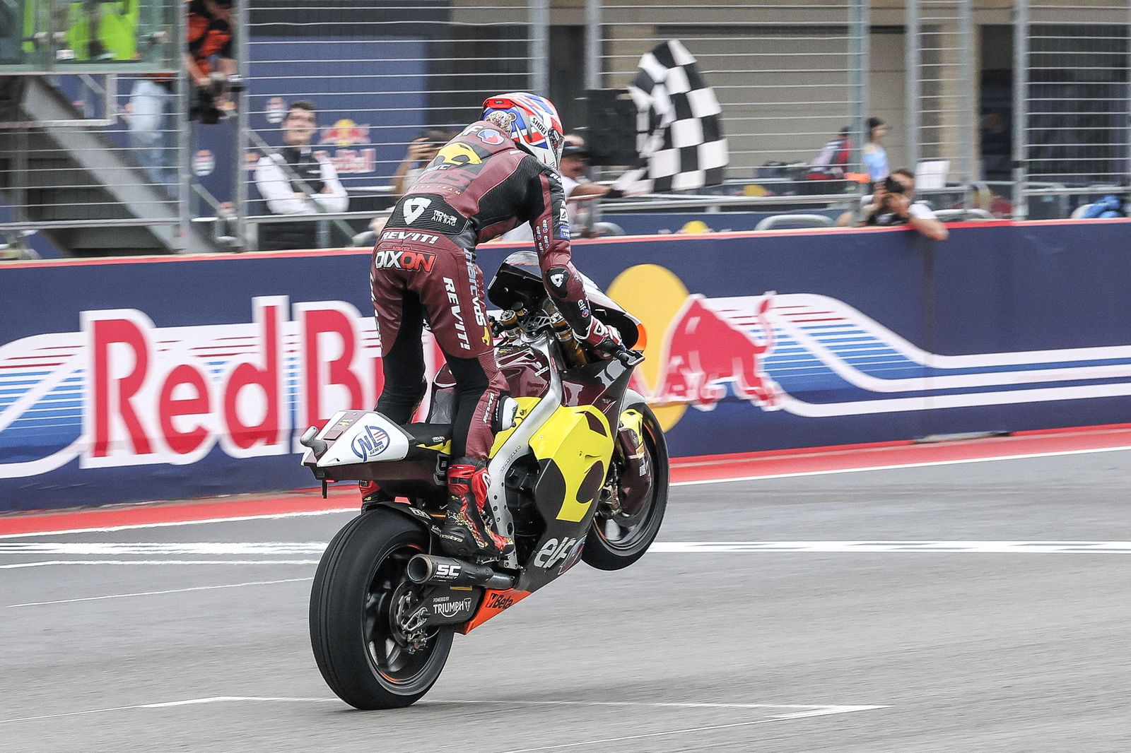 Jake Dixon wins 2025 Americas Moto2 Grand Prix