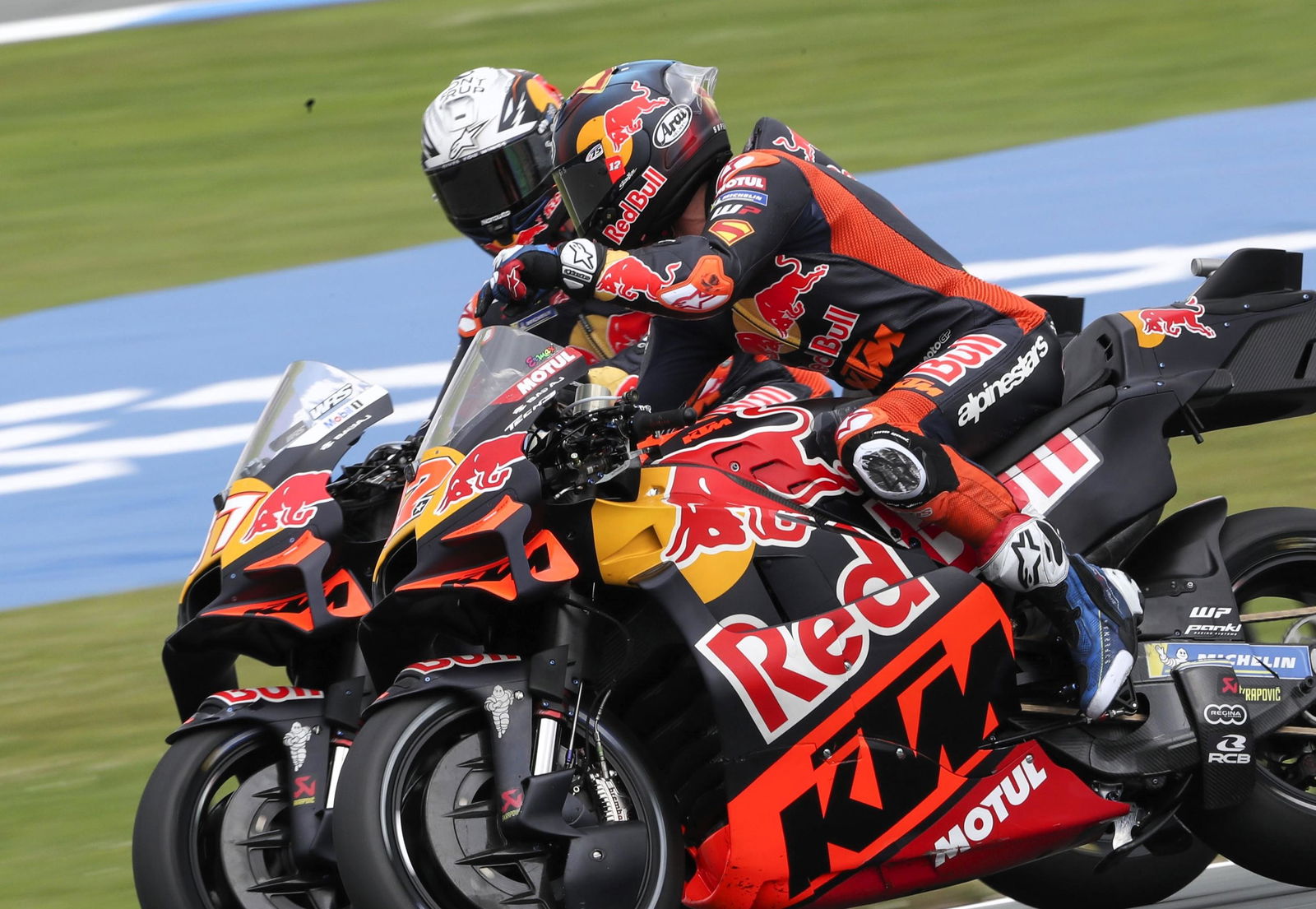 Pedro Acosta, Maverick Vinales, MotoGP 2025