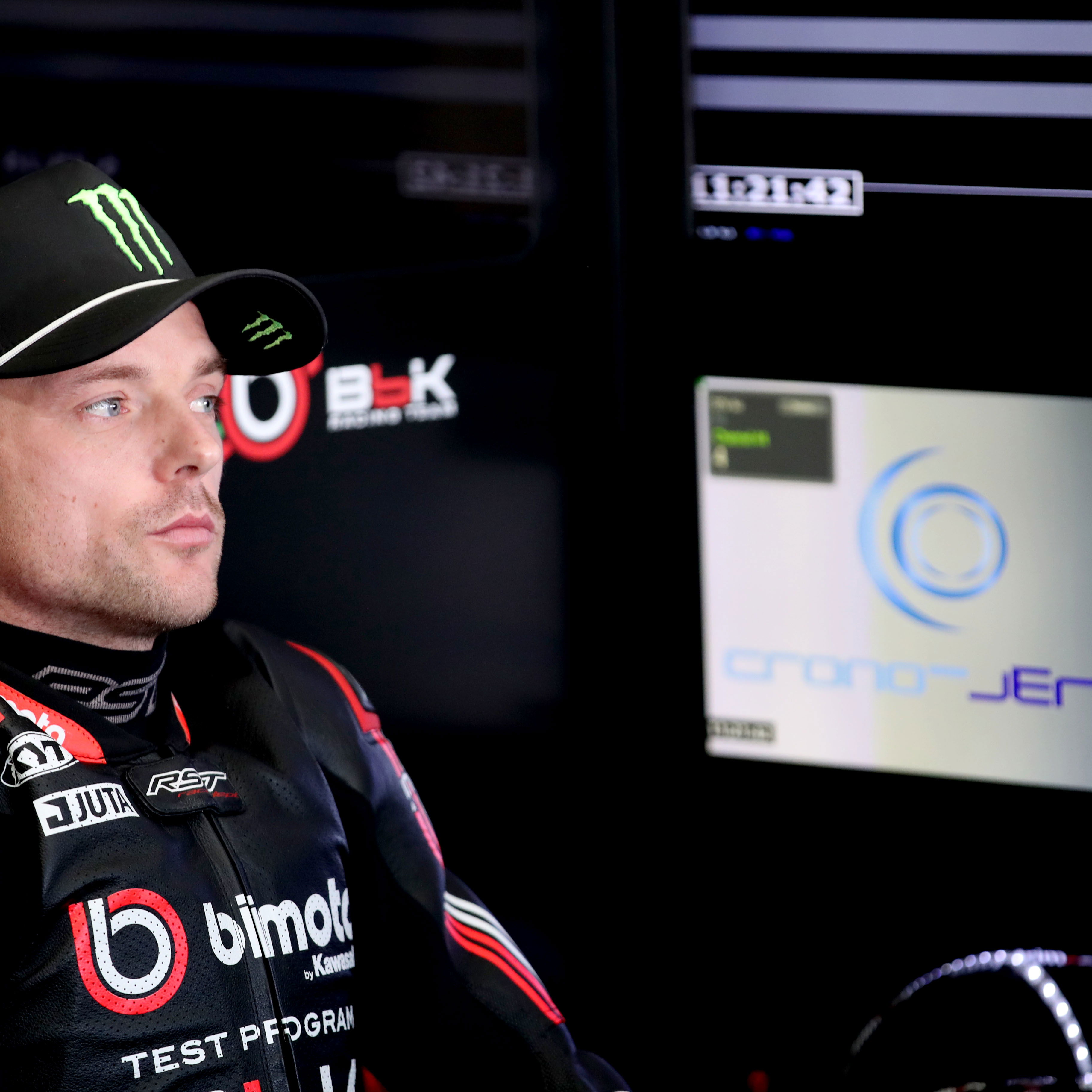 Alex Lowes, November 2025 WorldSBK Jerez Test, pit box. Credit: Gold and Goose.