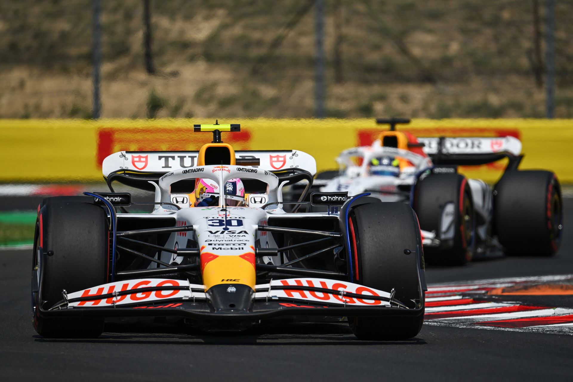 Hadjar venció a Lawson en Racing Bulls