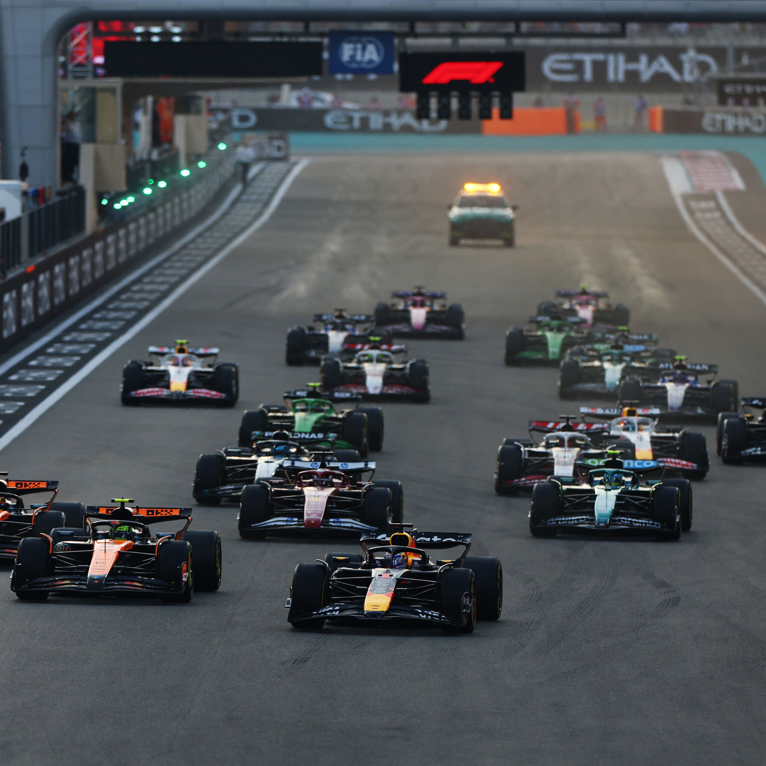 The start of the 2025 F1 Abu Dhabi Grand Prix