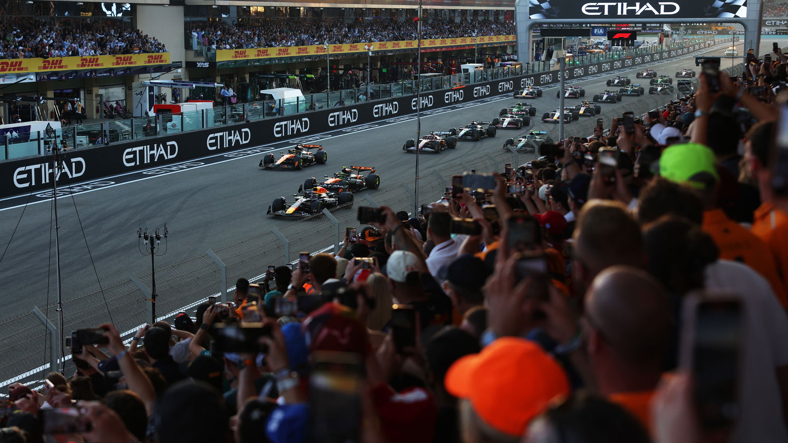 The start of the 2025 Abu Dhabi Grand Prix