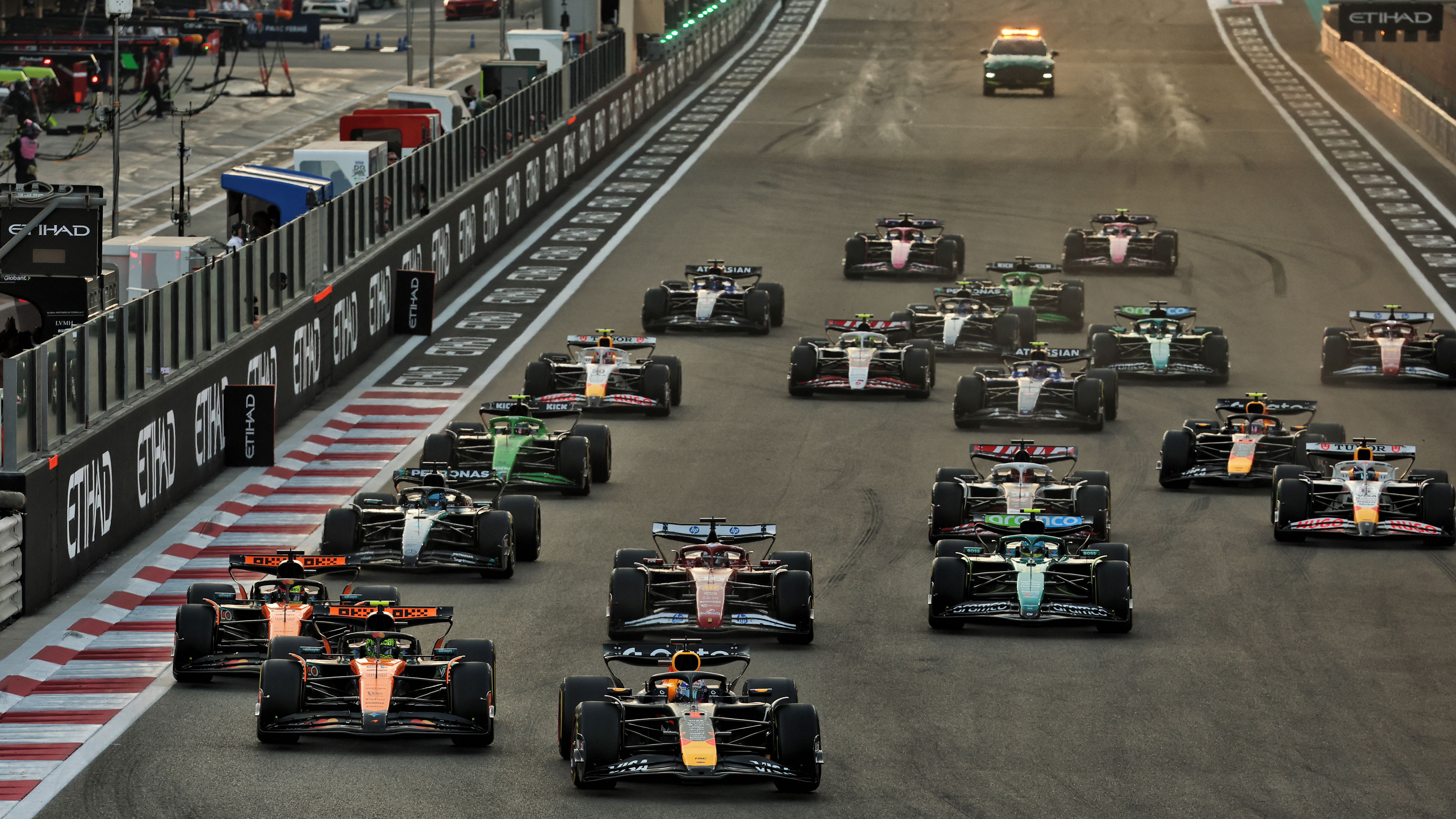 The start of the 2025 Abu Dhabi Grand Prix