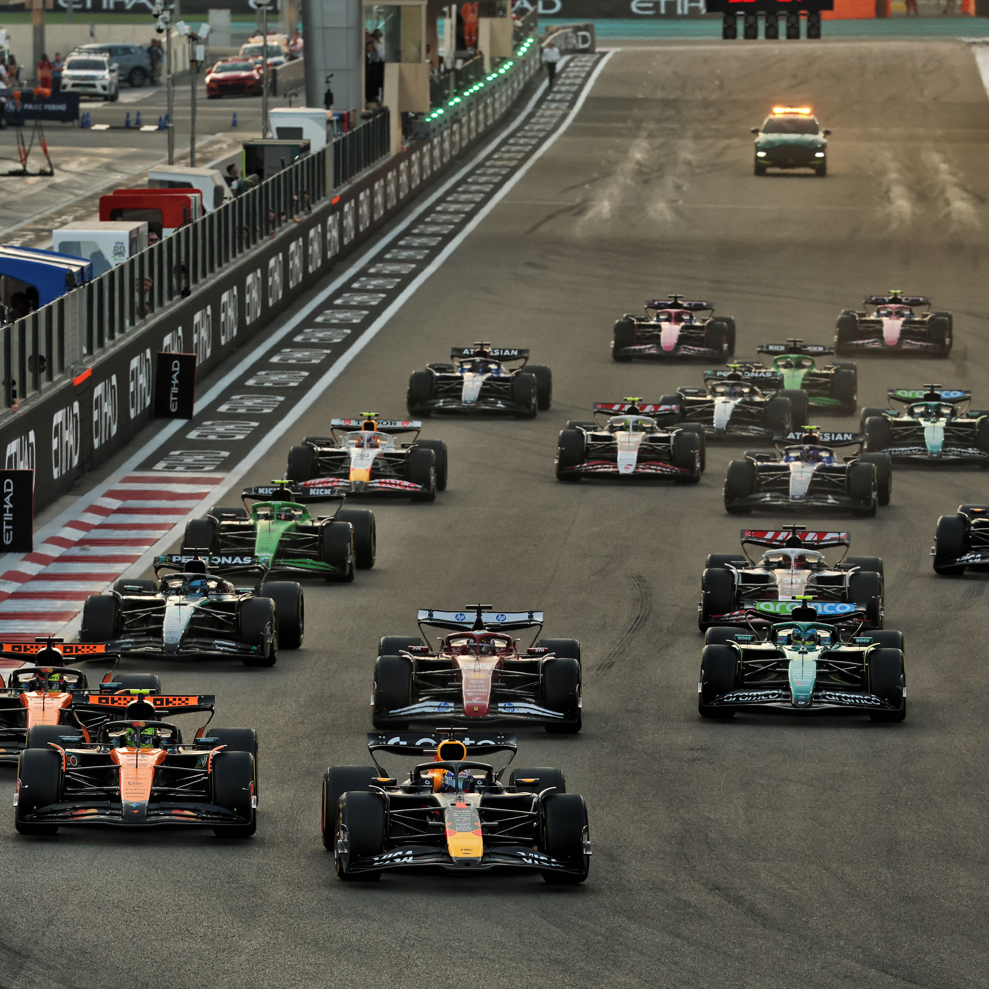 The start of the 2025 Abu Dhabi Grand Prix