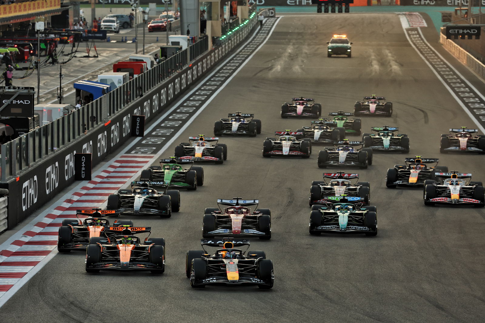 The start of the 2025 Abu Dhabi Grand Prix