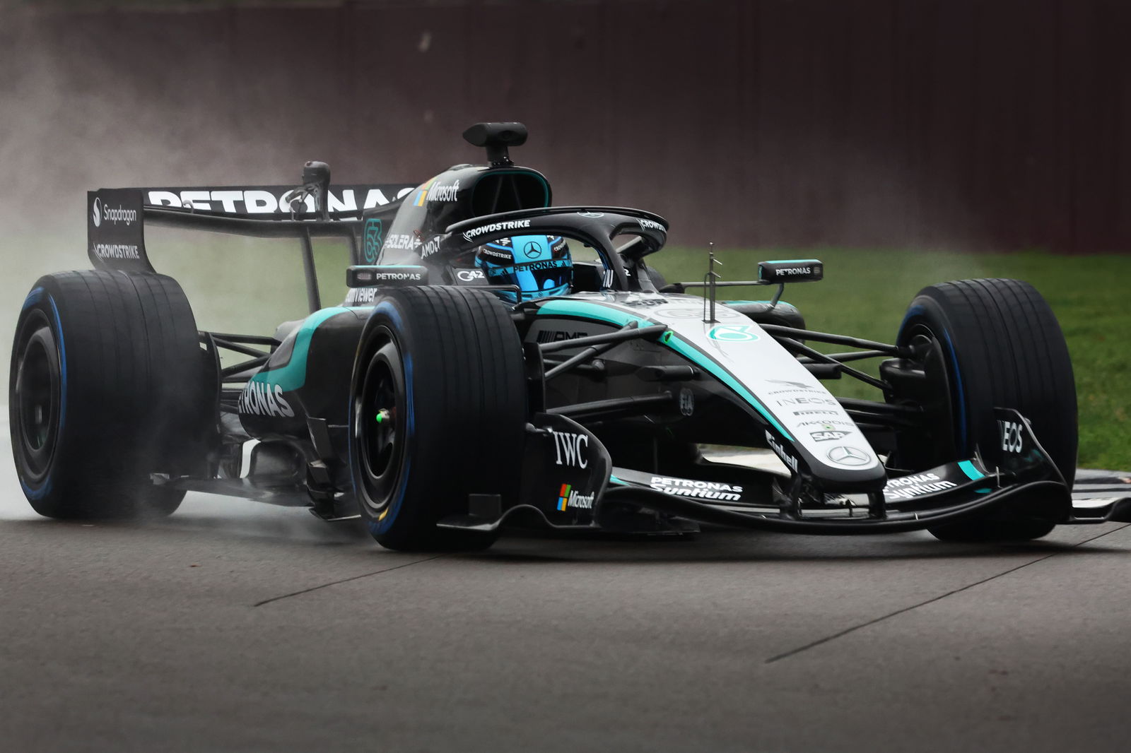 Russell debuts the Mercedes W17