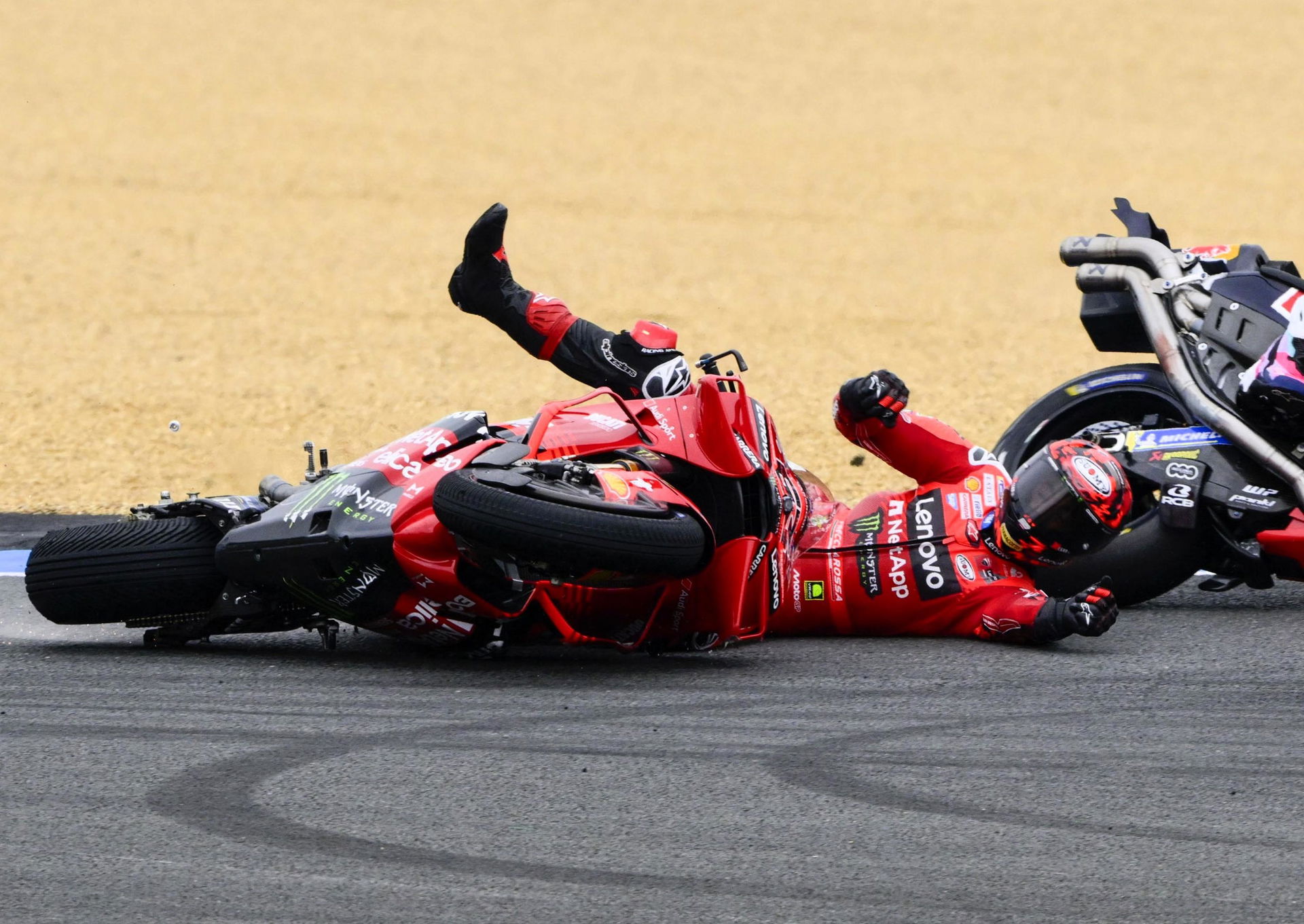 Francesco Bagnaia, accidente, MotoGP de Francia de 2025.