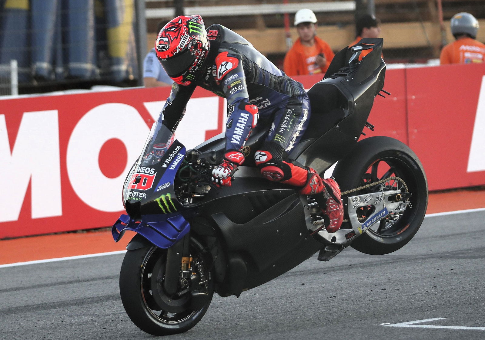 Yamaha's previous front wing and aero package, at the 2025 Valencia test.