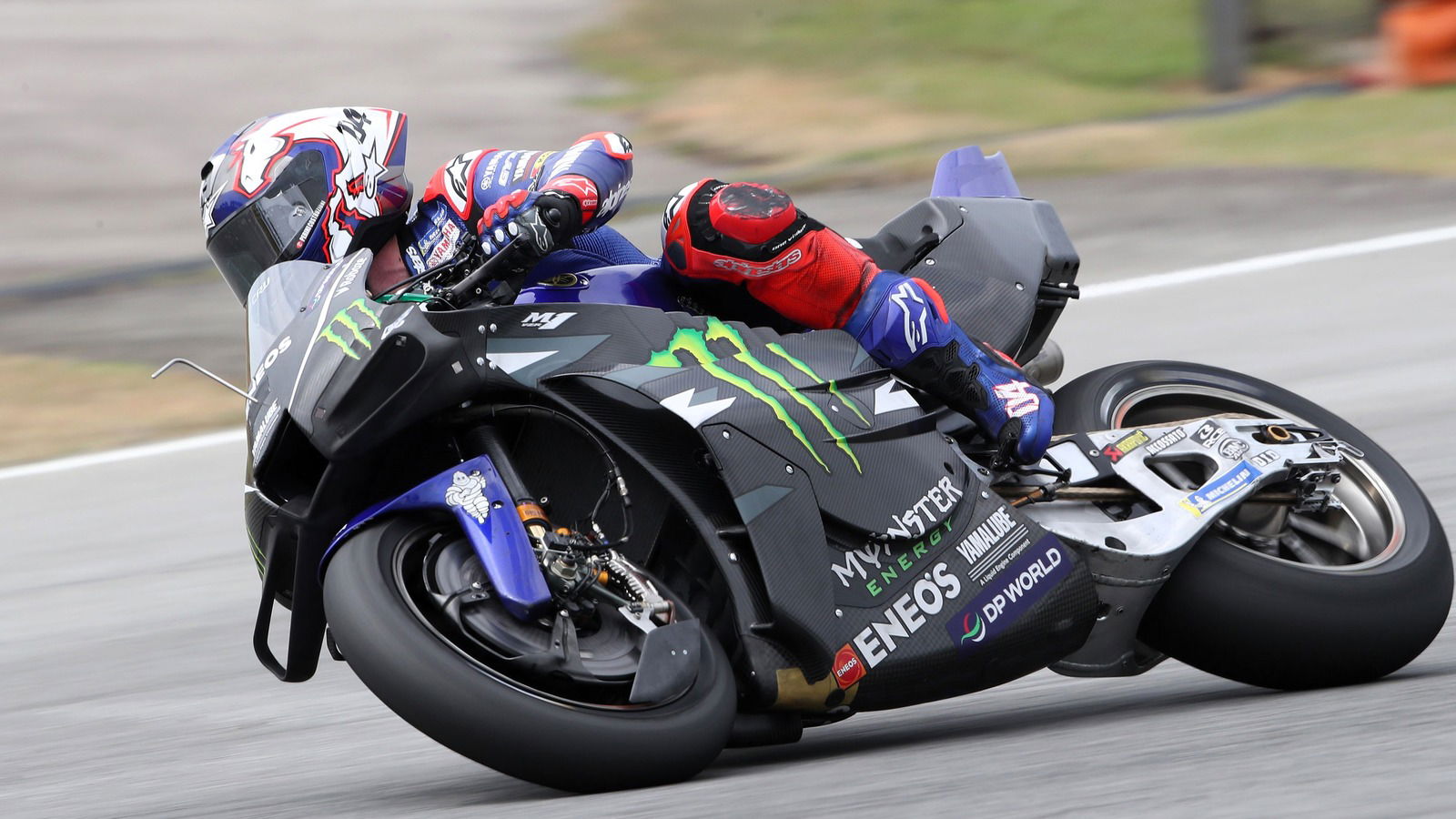 Andrea Dovizioso, new front wing, Sepang MotoGP Shakedown Test (pic Gold&Goose)