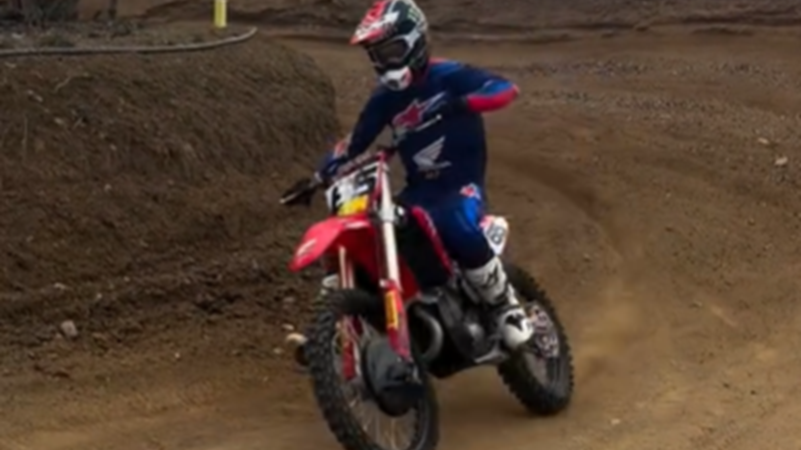 Jonathan Rea rides Honda CRF450R. Credit: Instagram/Jonathan Rea.