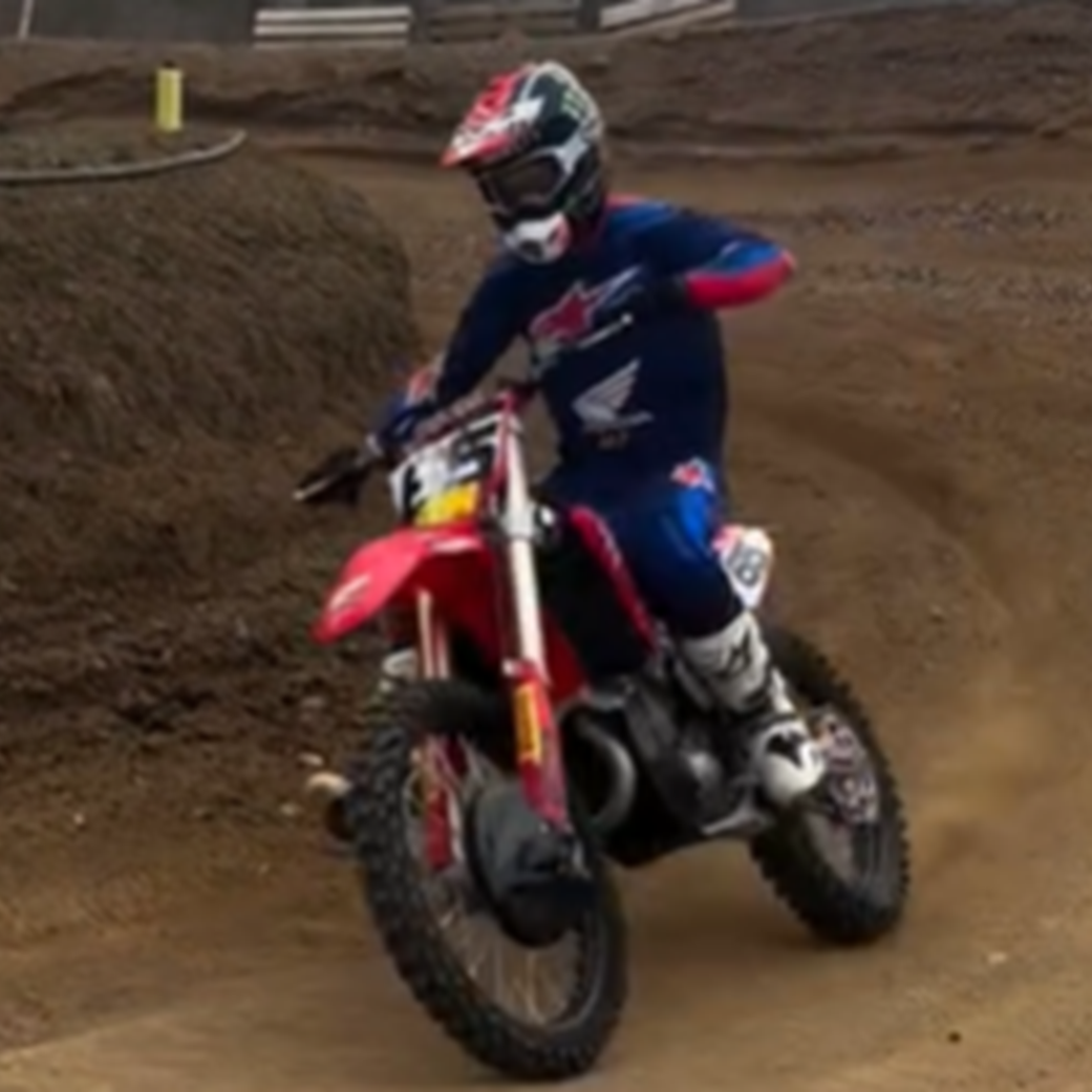 Jonathan Rea rides Honda CRF450R. Credit: Instagram/Jonathan Rea.