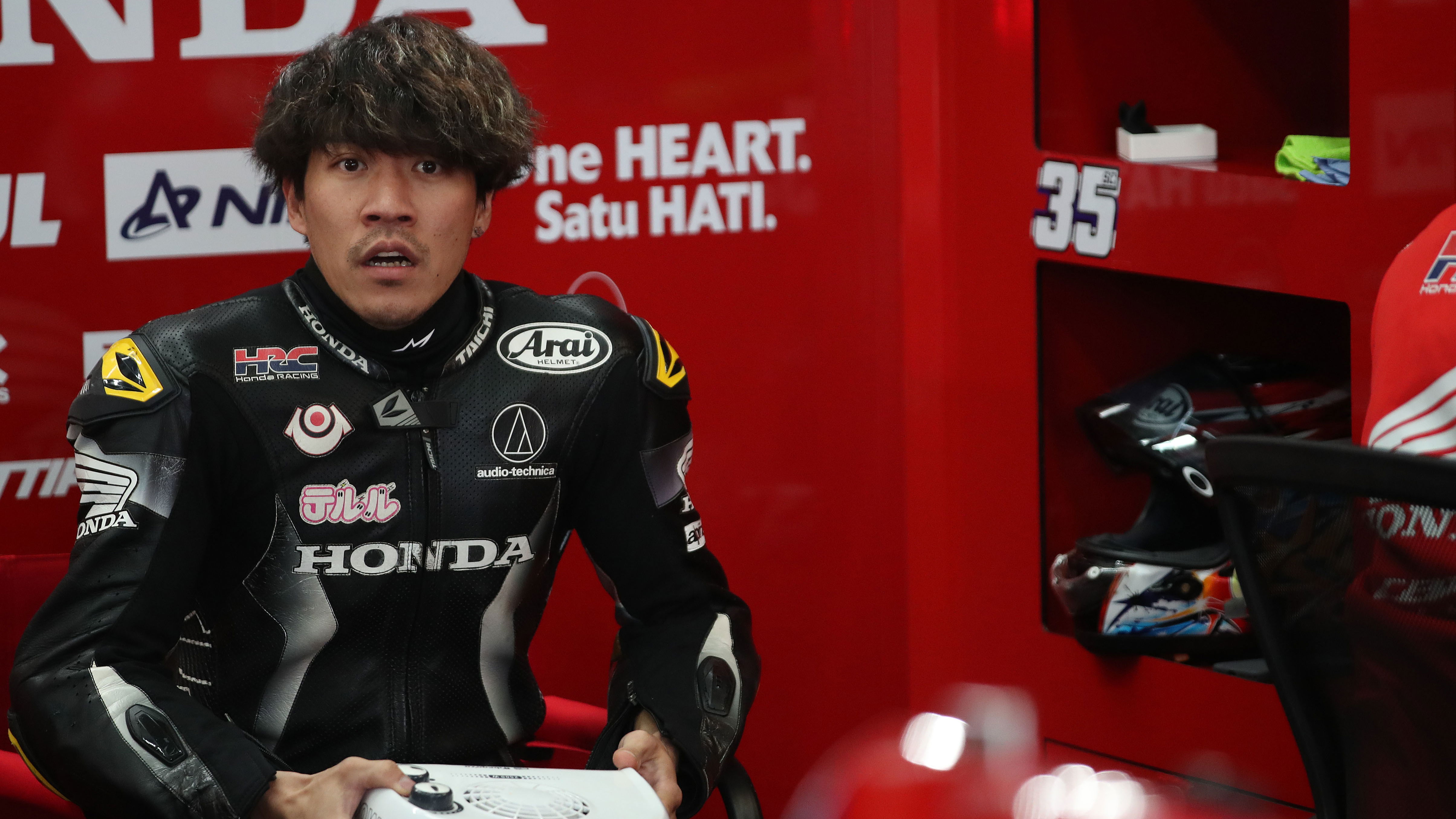 Tetsuta Nagashima, January 2026 Jerez WorldSBK Test, pit box. Credit: Gold and Goose.