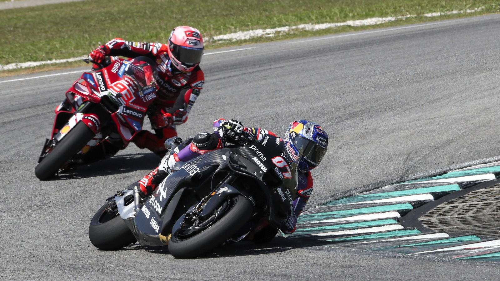 Toprak Razgatlioglu, Marc Marquez, 2026 Sepang MotoGP Test (Gold&Goose).