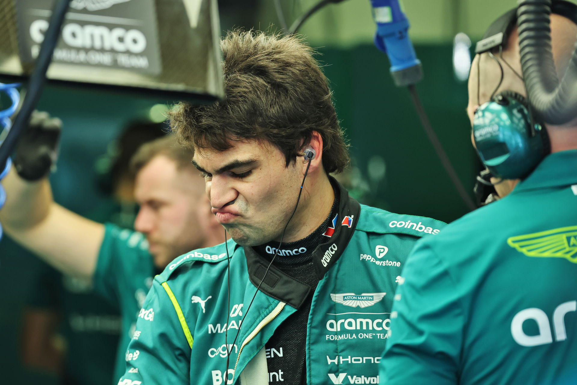 Stroll cree que Aston Martin está a cuatro segundos del ritmo