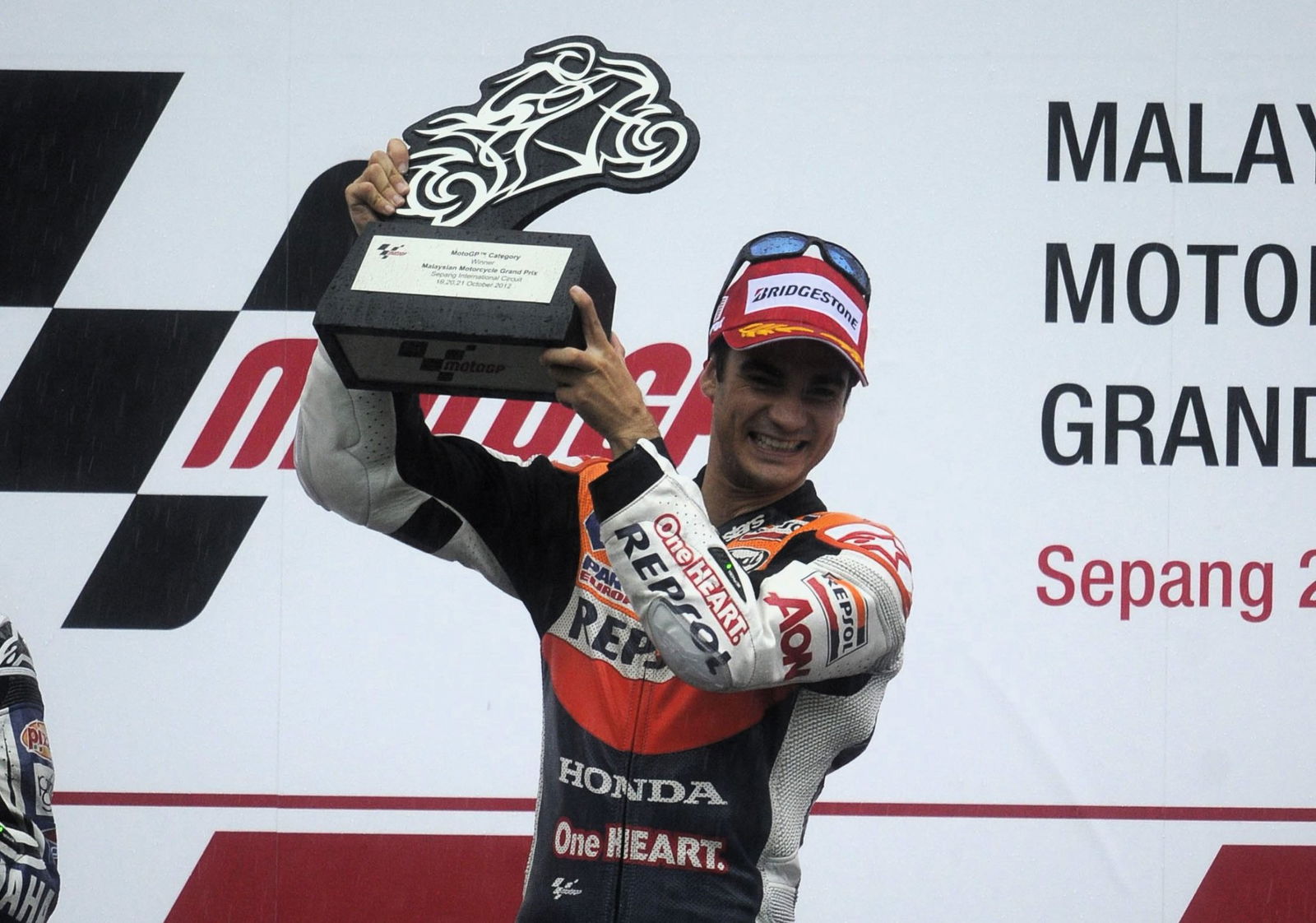 Dani Pedrosa gana un MotoGP de Malasia 2012 empapado.