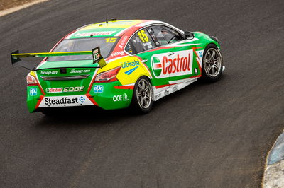 Ricciardo samples V8 Supercar ahead of Australian GP