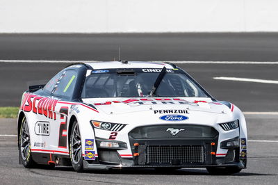 NASCAR: Kuasai Restart, Reddick Menang di Indianapolis