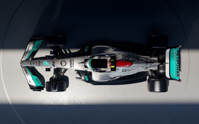 Mercedes explains decision to return to silver F1 livery