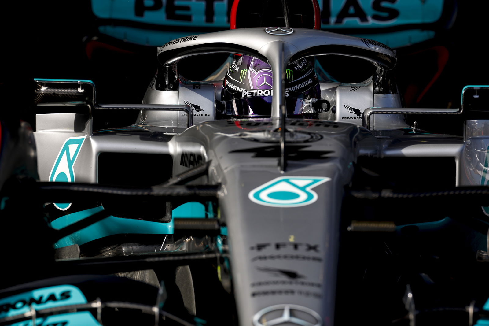 Hamilton: Mercedes 'Belum Membaik' Sejak Awal Musim