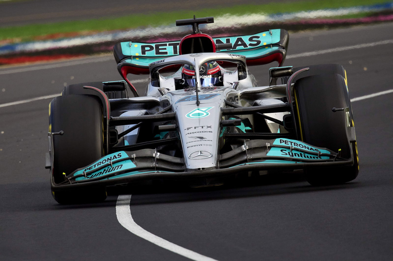 Russell reveals reason for Hamilton’s early F1 2022 experiments