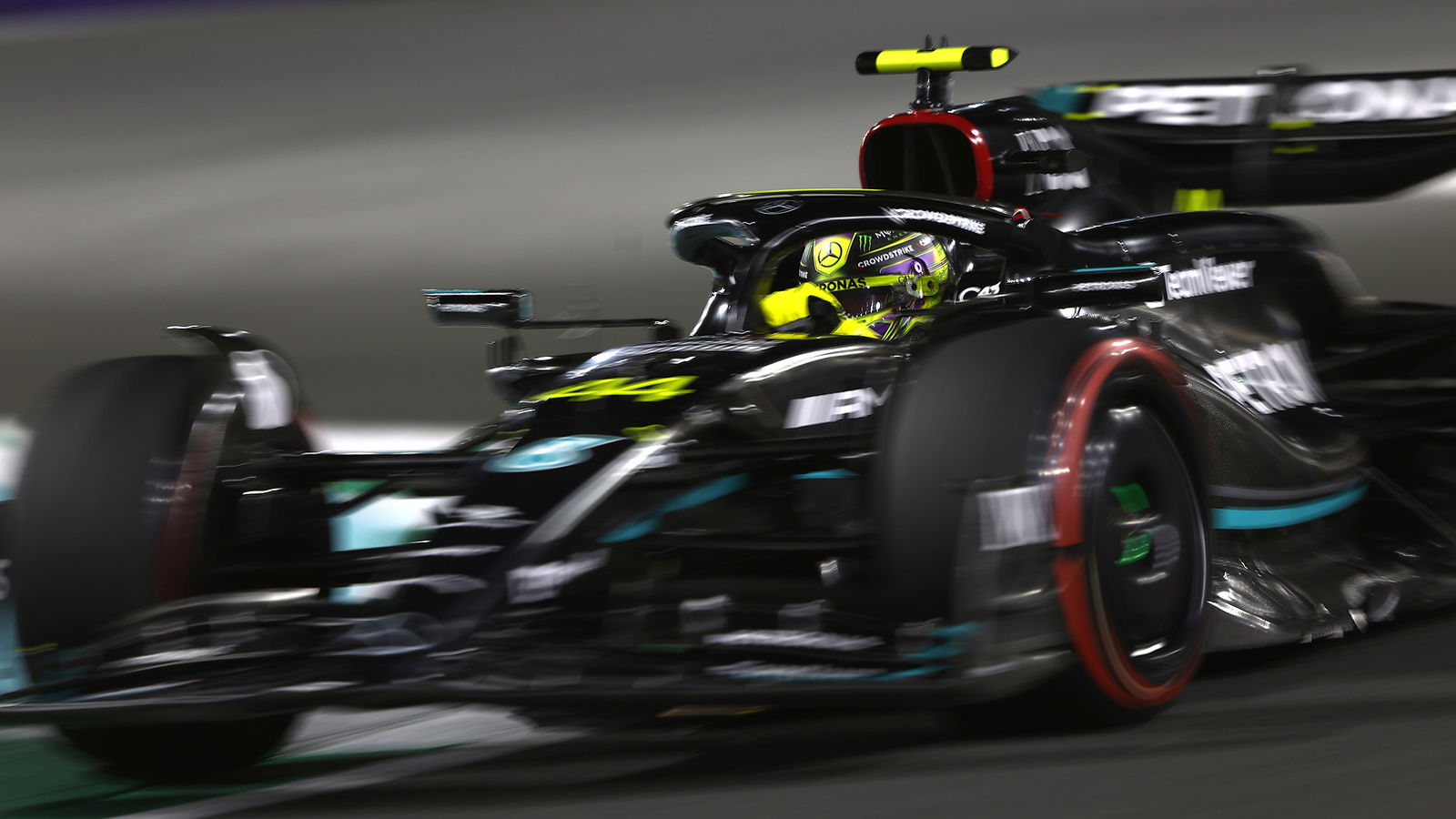 Hamilton Tidak Nyaman dengan Posisi Kokpit Mercedes W14