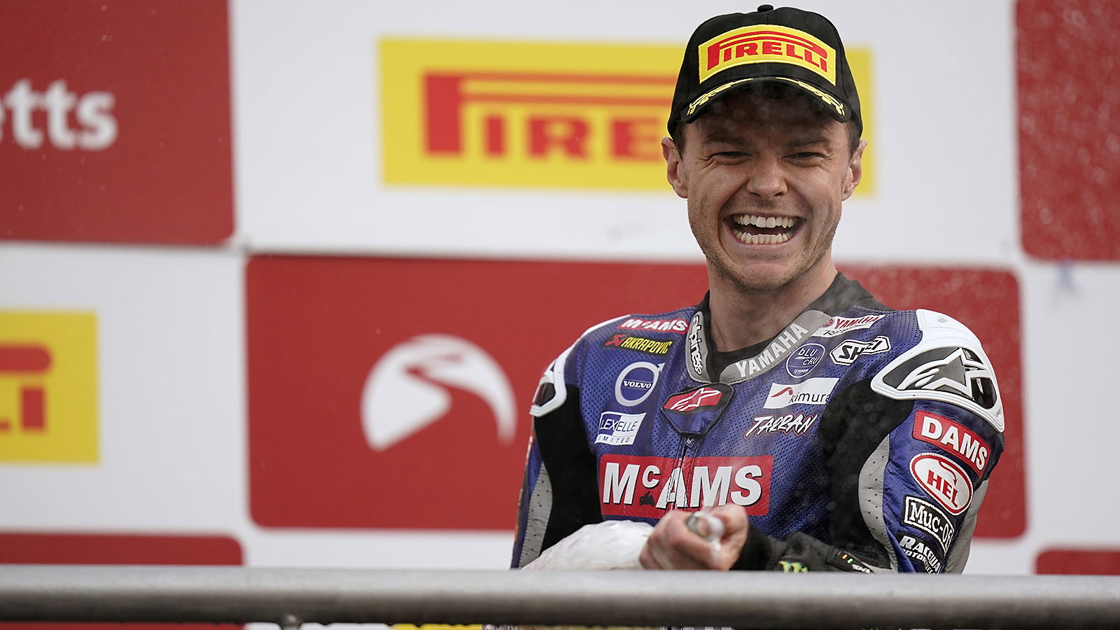 Tarran Mackenzie Pastikan Gelar BSB 2021 di Brands Hatch