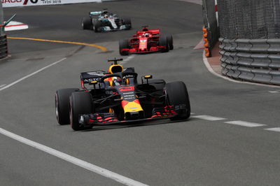 Ricciardo frustrated by Mercedes and Ferrari F1 snubs