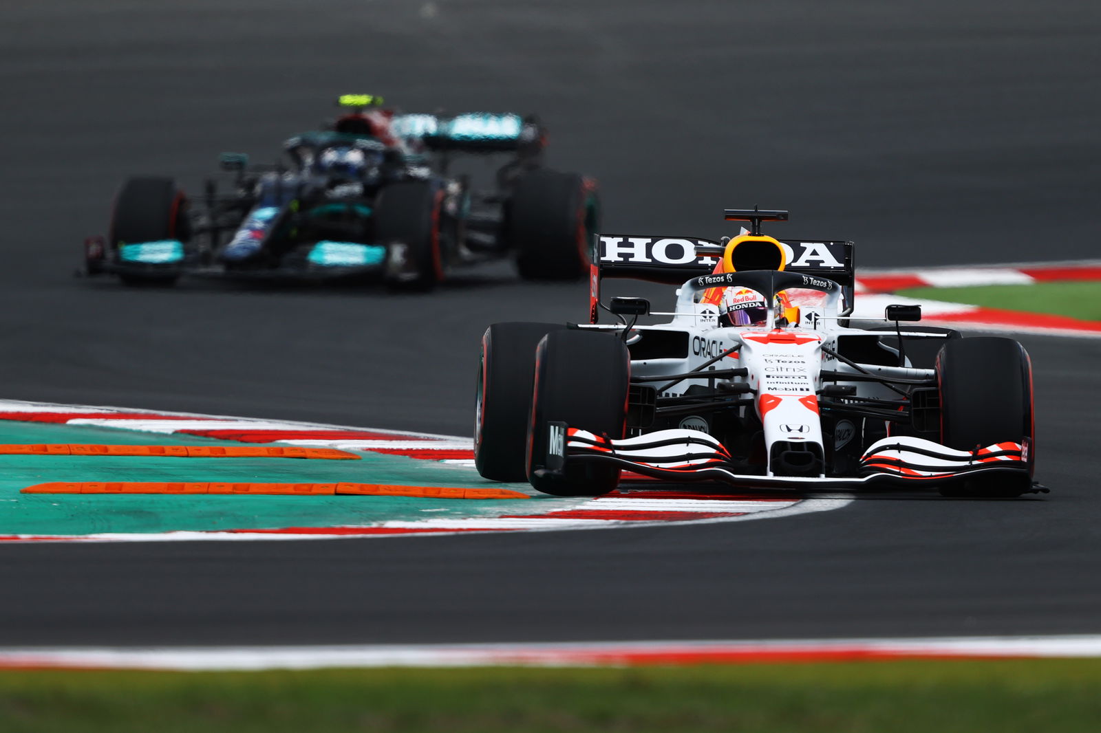 Red Bull convinced Mercedes was forced into Hamilton’s F1 engine change