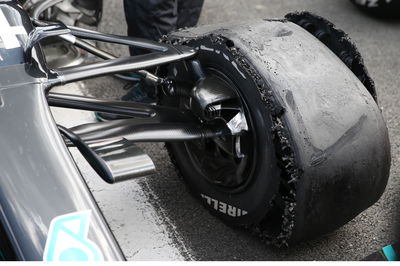 Hamilton’s “heart nearly stopped” after last-lap F1 puncture