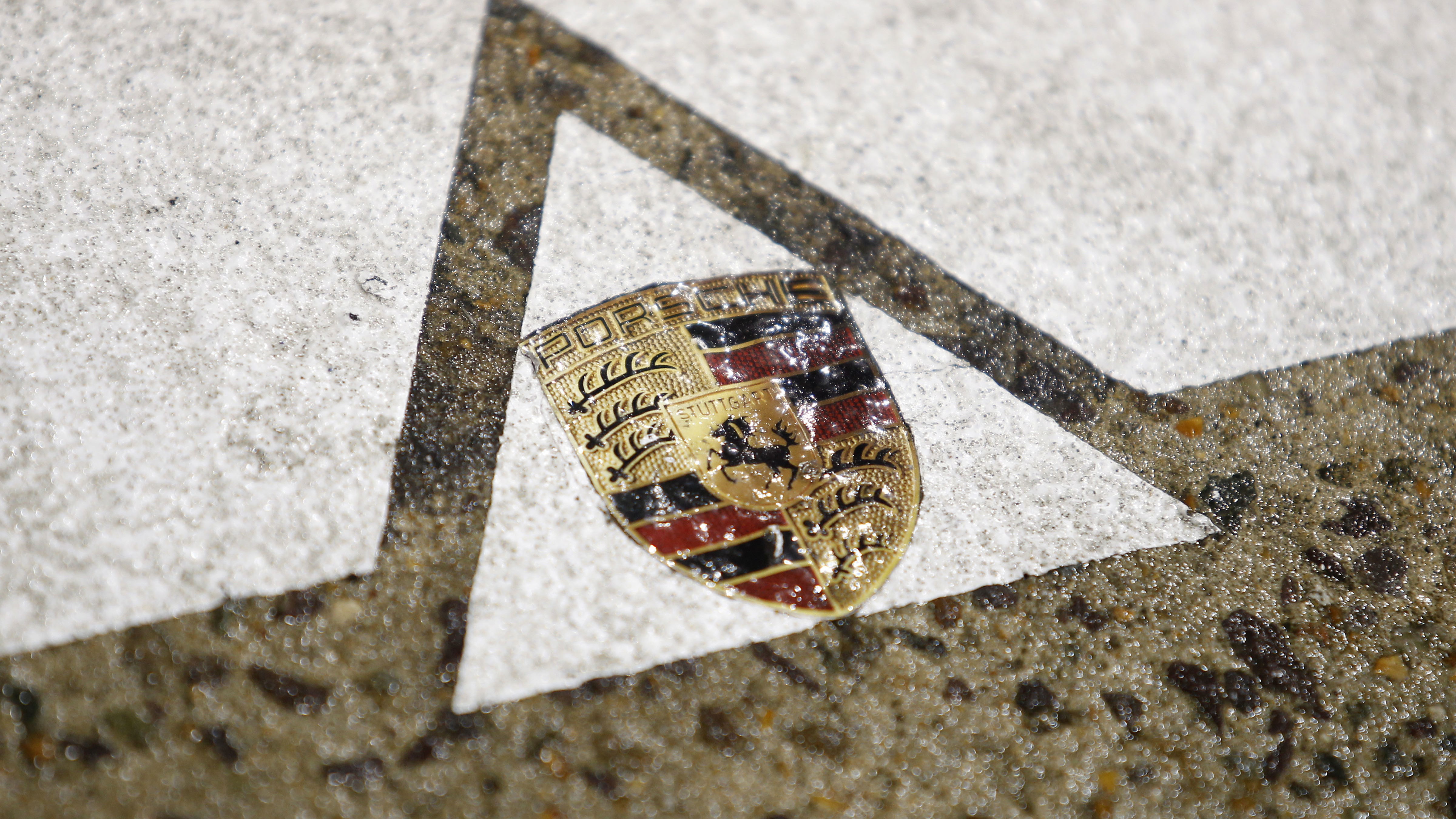 Porsche logo 