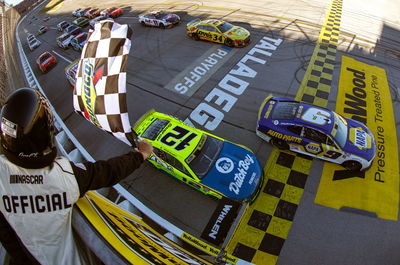 Elliott Wins Photo Finish at Talladega to Advance in Playoffs