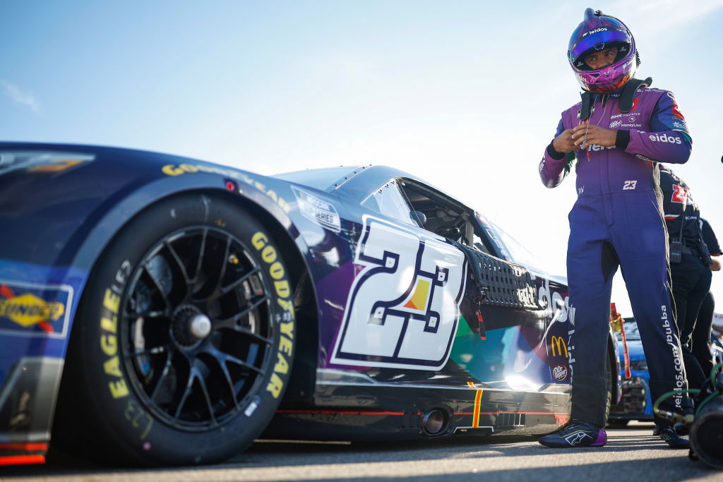Larson Leaps Chastain for Pole Position at Richmond