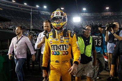 Buescher Memenangkan Wild Bristol Race sebagai Harvick, Kyle Busch Tersingkir Dari Playoff