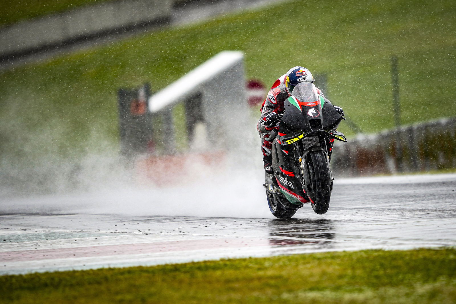Mugello rain means Dovizioso yet to push Aprilia, next test in June?