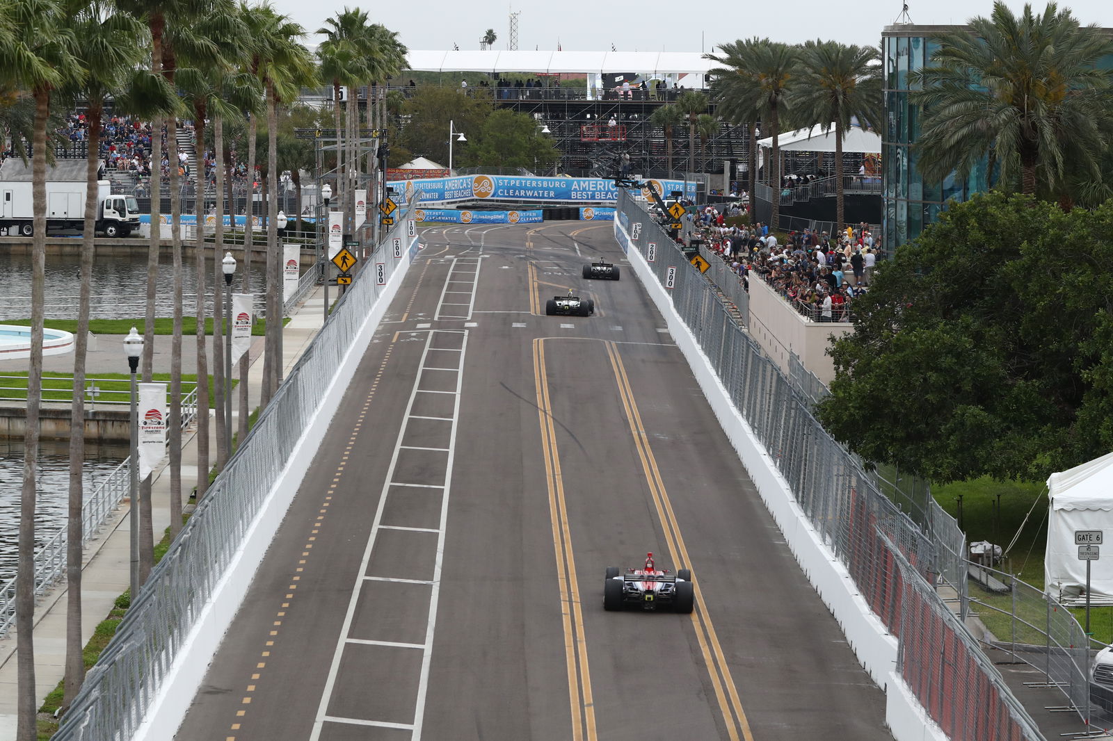 Bourdais meraih kemenangan St. Petersburg IndyCar setelah drama telat