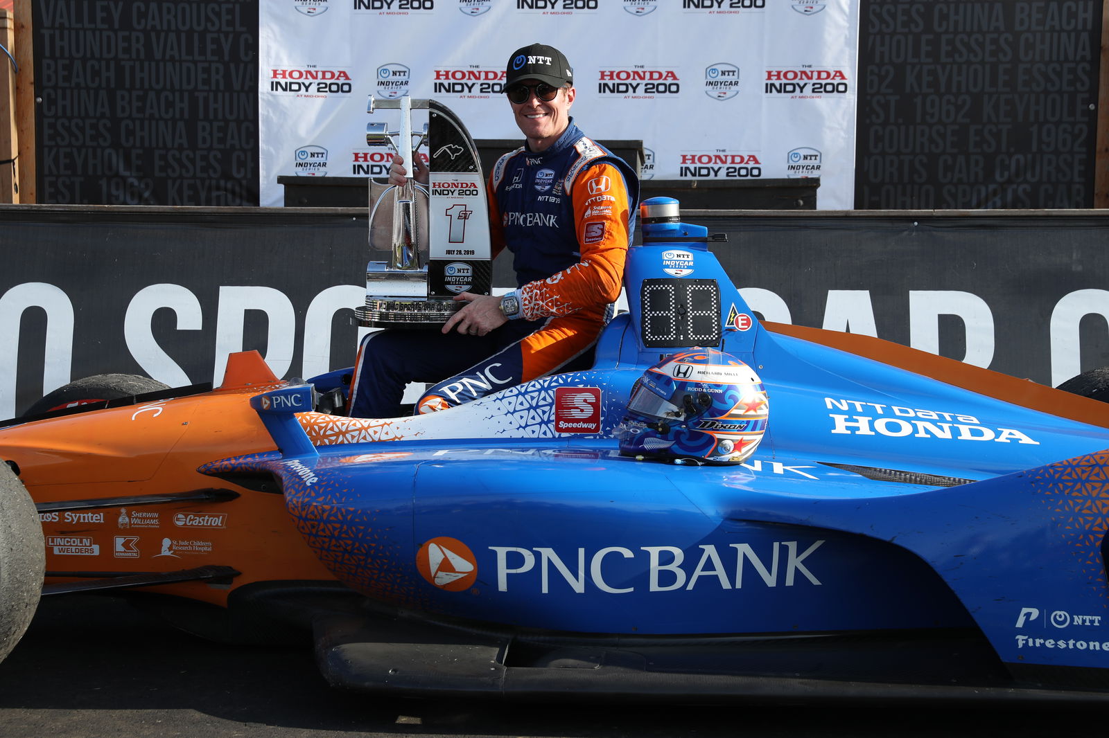 Scott Dixon sees off teammate Felix Rosenqvist in Mid-Ohio battle