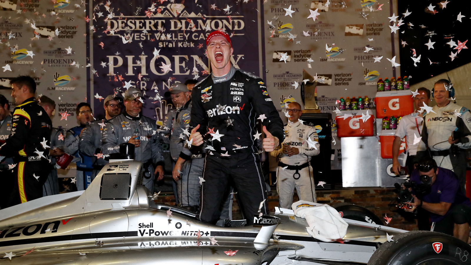Newgarden charges to late Phoenix IndyCar win