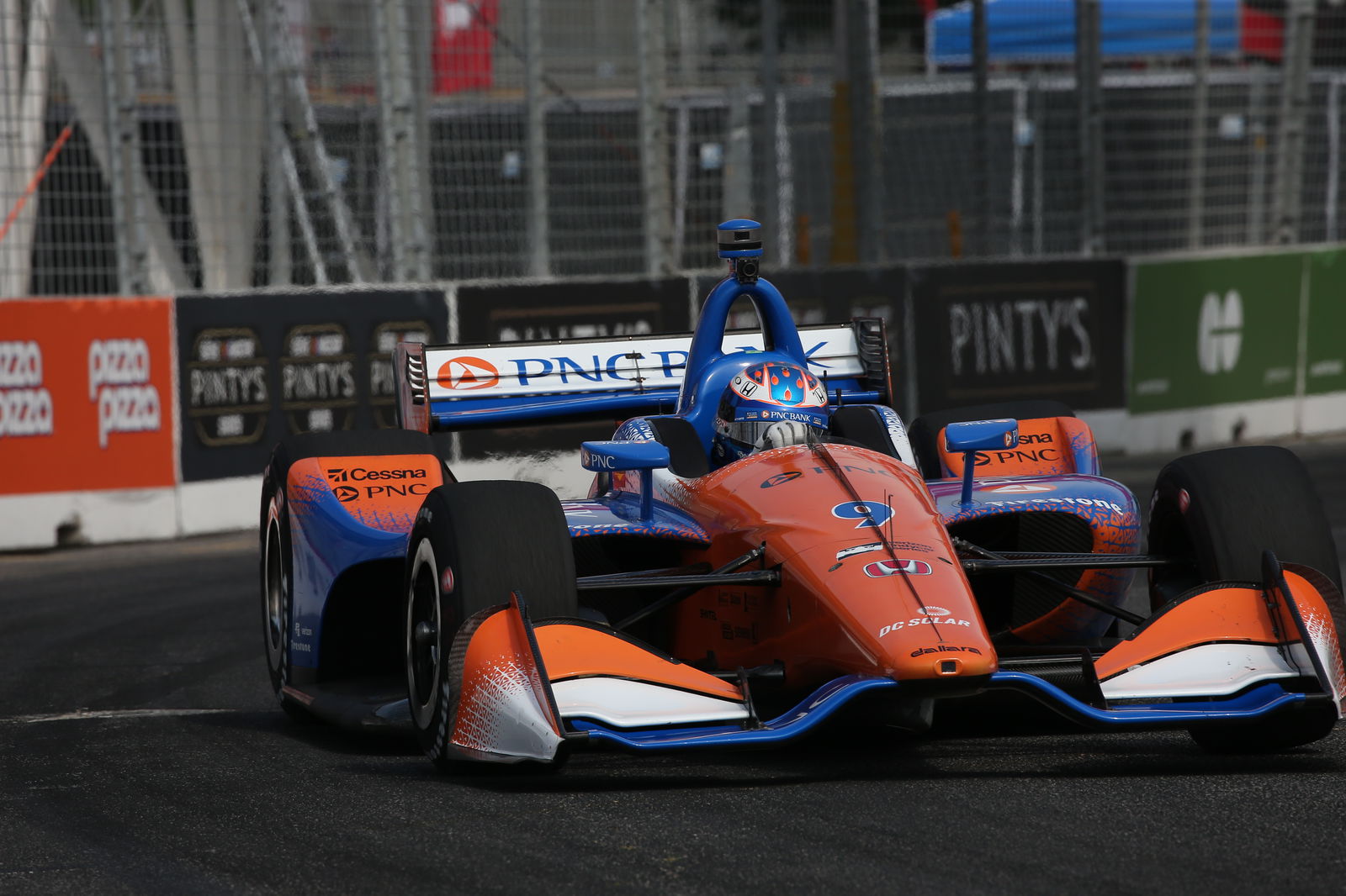 Newgarden beats Dixon to Toronto IndyCar pole