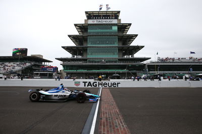 Castroneves leads first day of Indy 500 qualifying, Hinchcliffe DNQs