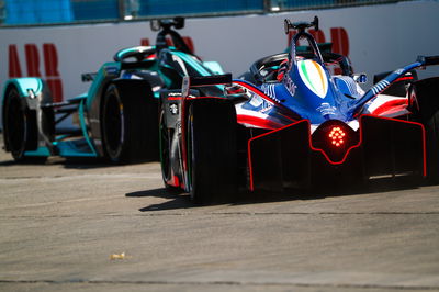 Bird wins Santiago thriller after Buemi crashes out