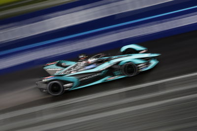 Lynn secures Formula E pole position on home soil at London E-Prix